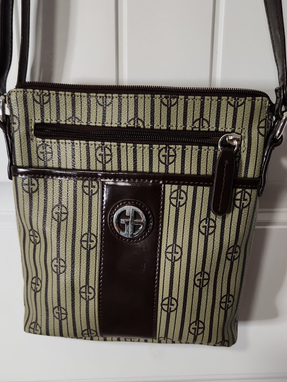Vintage Giani Bernini Crossbody Shoulder Bag in Olive Green and Dark Brown EUC